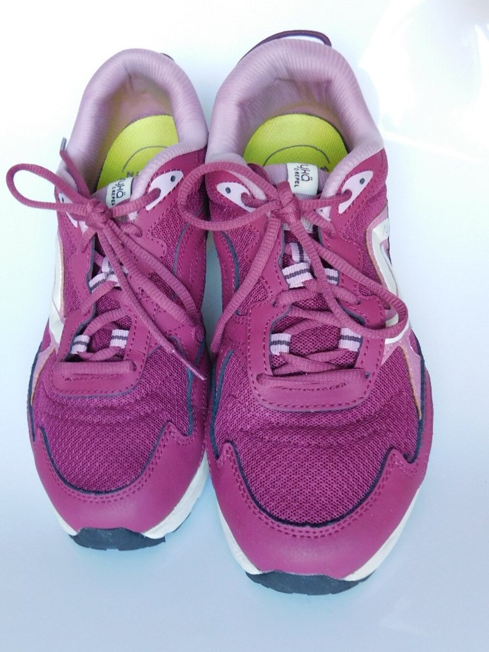 Ryka Women's Sneaker in size 8 W Berry Walking Aerobics Gym